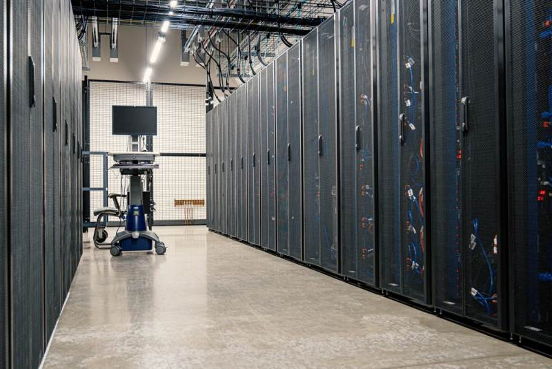 Data center con servidores